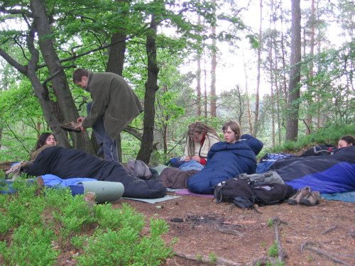 004_noc_nad_jeskyni_kostelicek.JPG