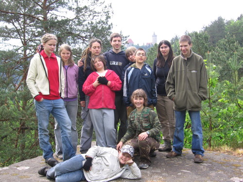 018_skupinka_s_kokorinem.JPG